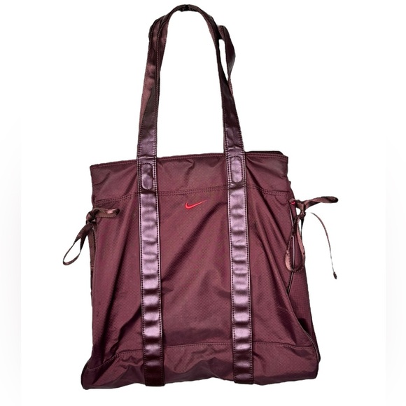 Nike Women's Legend Club Training Duffel Bag Tote Vintage Y2K - Picture 1 of 15